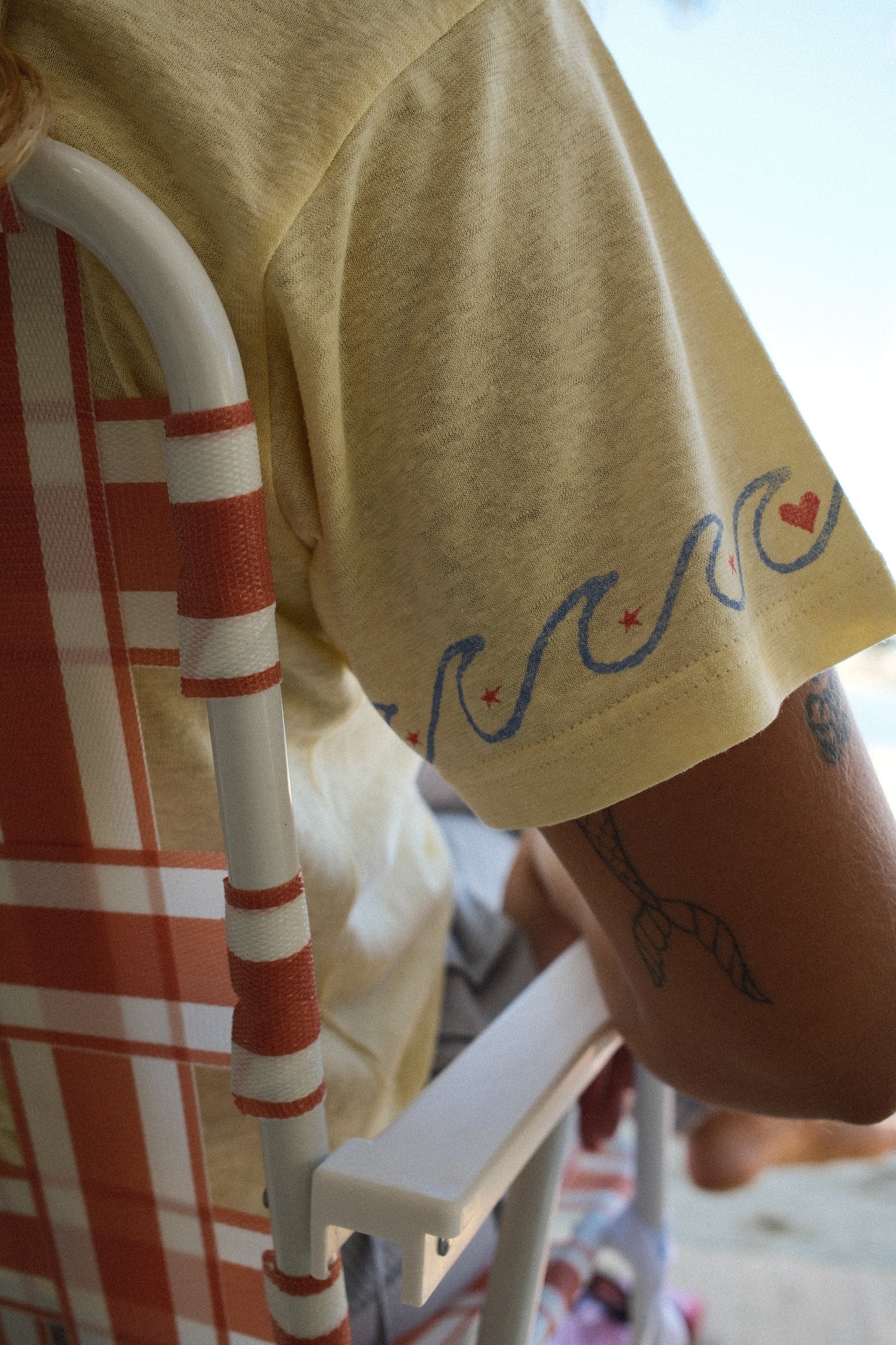 SUNNY TIDE TEE